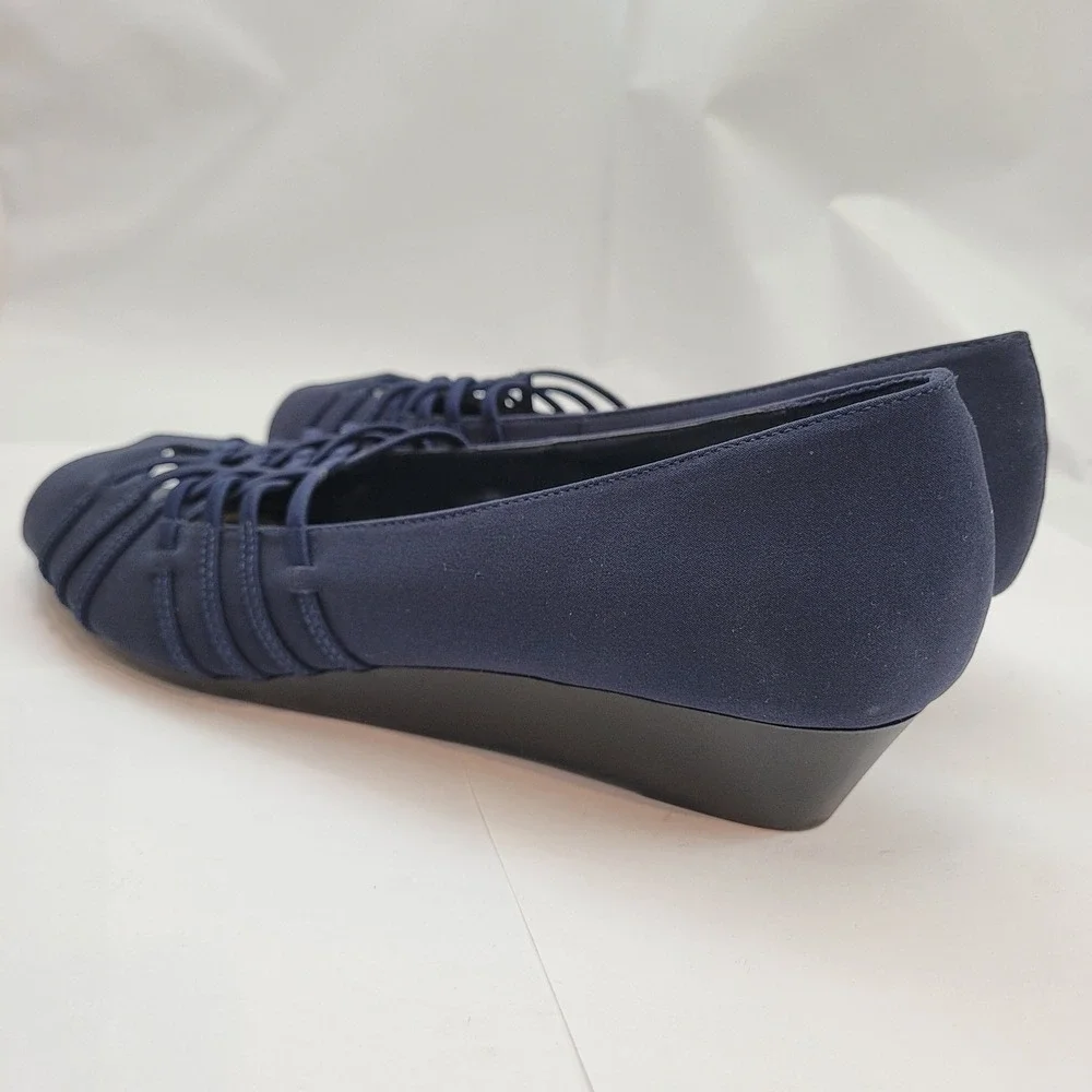 East‎ 5th Grace Wedge 024-2842 Navy Blue Strappy Peep Toe Low Heel Sandals 9.5M